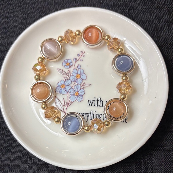 Jewelry - Elegant Gold and Multicolor Beaded Bracelet